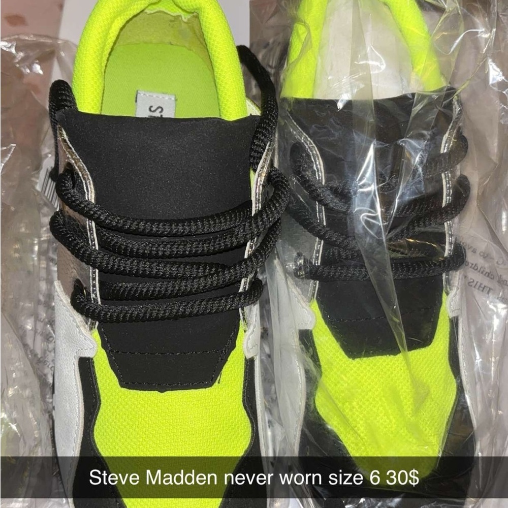 Steve Madden Men's Black and Bright Yellow Sneakers